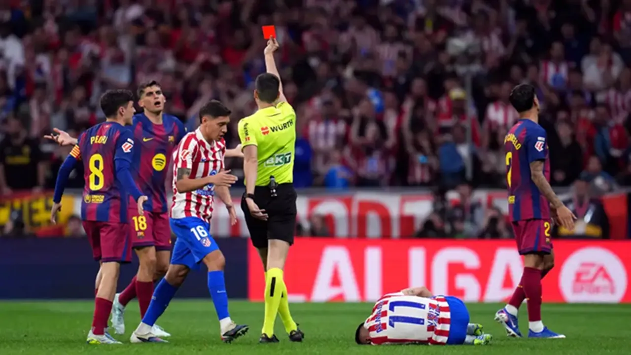 Gerard Martin Tak Jadi Kartu Merah, Flick: Akhirnya VAR Bertindak