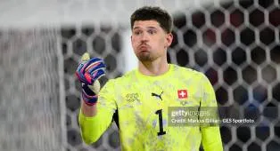 Gregor Kobel Masuk Radar Chelsea dan Newcastle