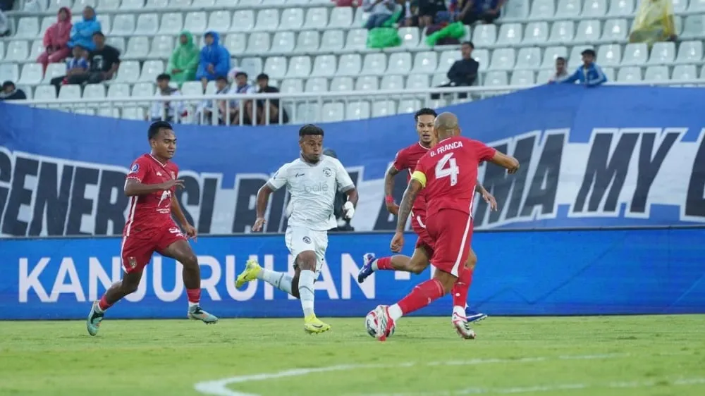 Hendri Susilo Kritik Ketajaman Lini Depan Malut United meski Dominasi Permainan - sumber: (ileagueid)