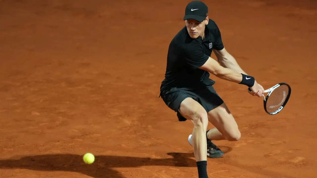 Jannik Sinner Siap Bidik Gelar Turnamen Clay-Court Terbesar