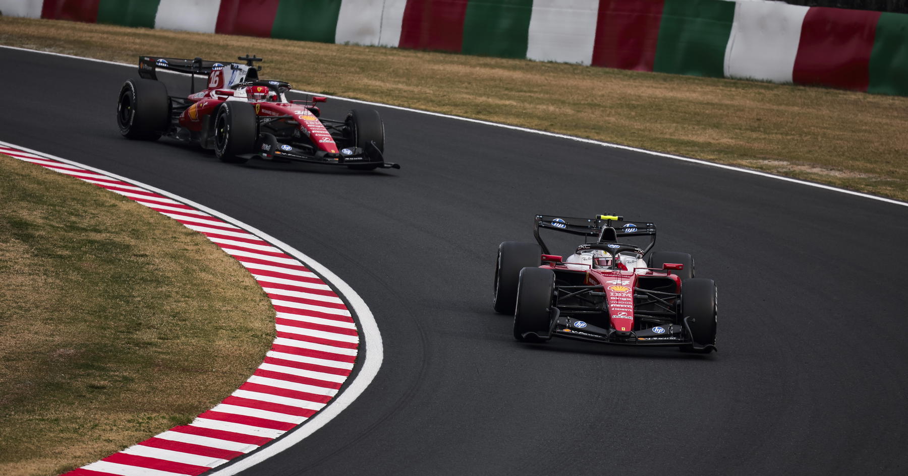 Kontrak Lewis Hamilton di Ferrari Menimbulkan Pertanyaan