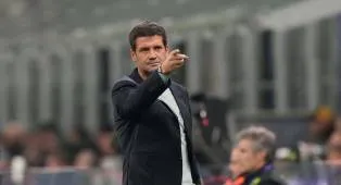 Meski Inter di Puncak Klasemen, Cristian Chivu Dalam Pengawasan Ketat