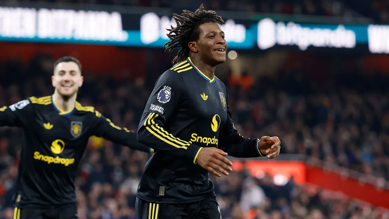 Patrick Dorgu Mulai Latihan Lagi di Carrington, Sinyal Comeback?