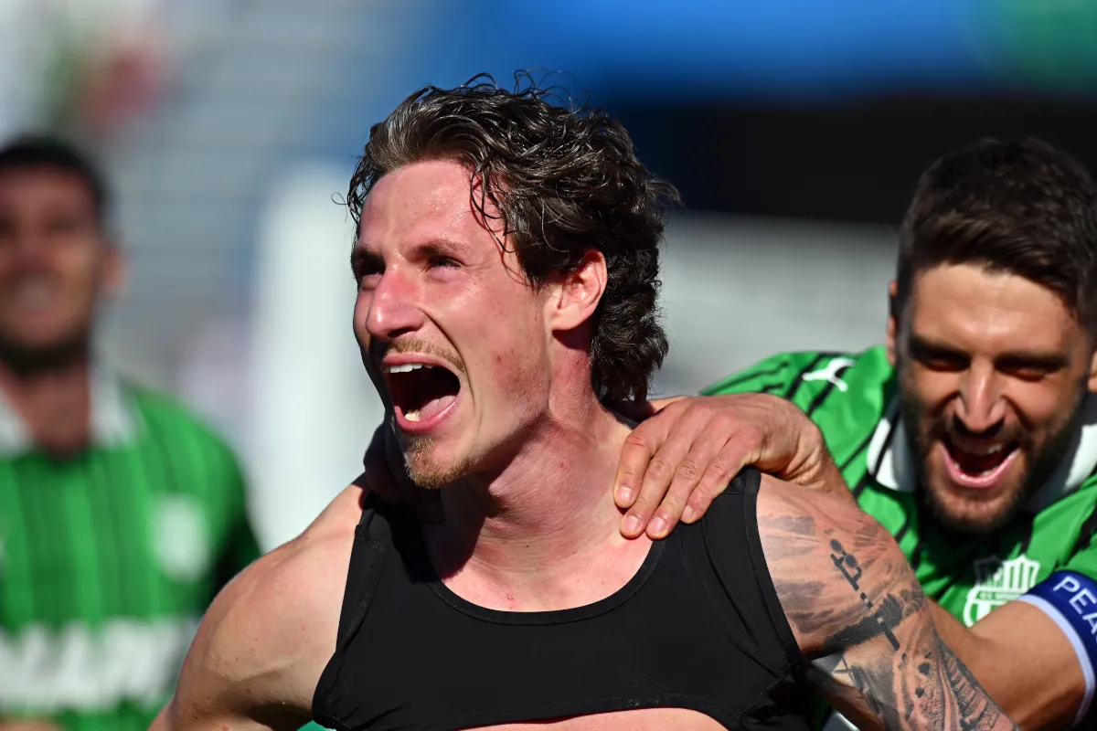 Sassuolo Tumbangkan Cagliari, Keunggulan Berharga Melayang - sumber: (footballitalia)