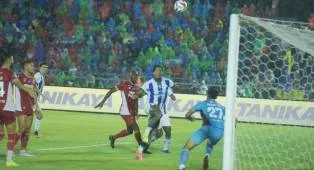 Semen Padang FC 0-2 Persib Bandung, Maung Bandung Tetap Kokoh Di Puncak