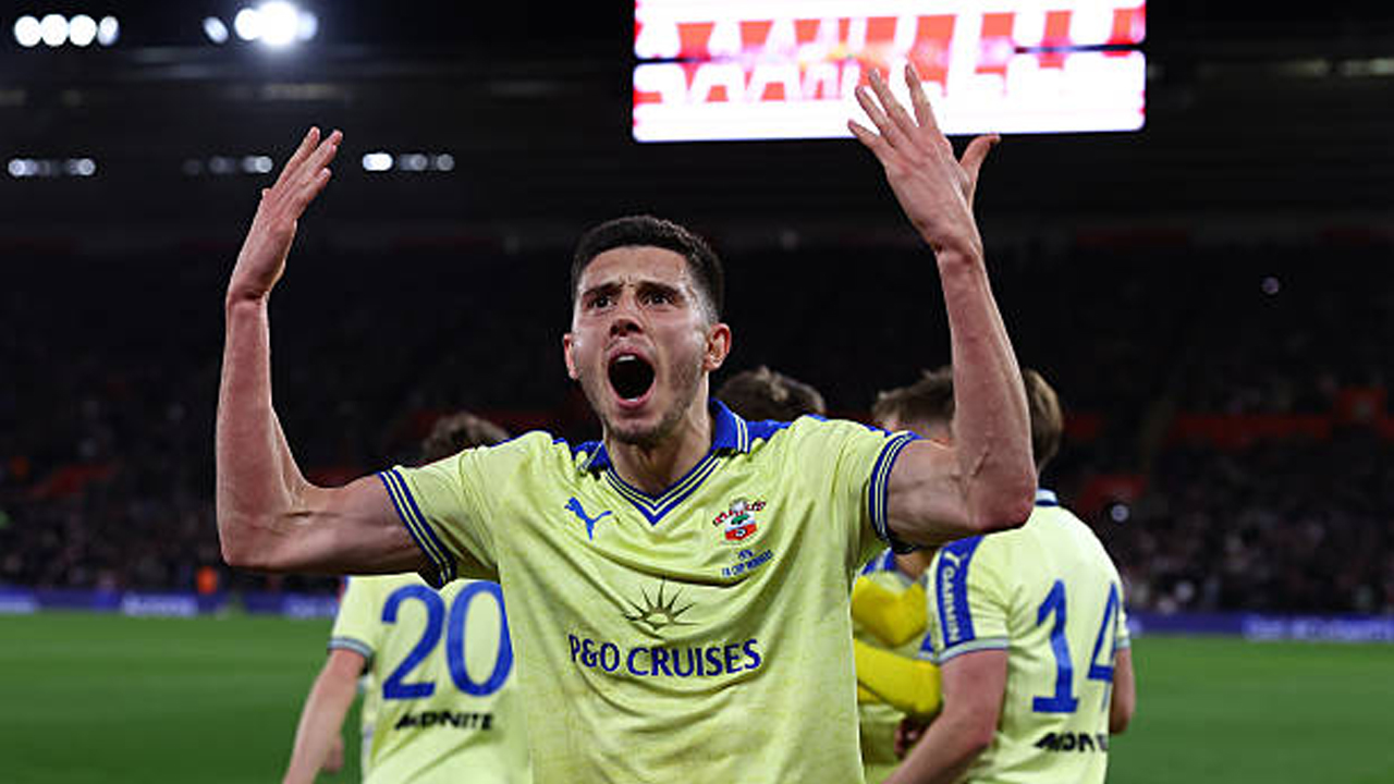 Southampton ke Semifinal Piala FA, Ross Stewart Rayakan Malam Bersejarah