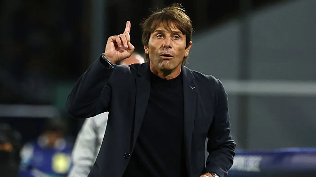 Antonio Conte Absen di Sesi Konferensi, Napoli Terapkan Strategi Bungkam