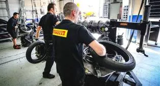 Ban MotoGP Ganti ke Pirelli, Peta Persaingan Diprediksi Berubah Drastis