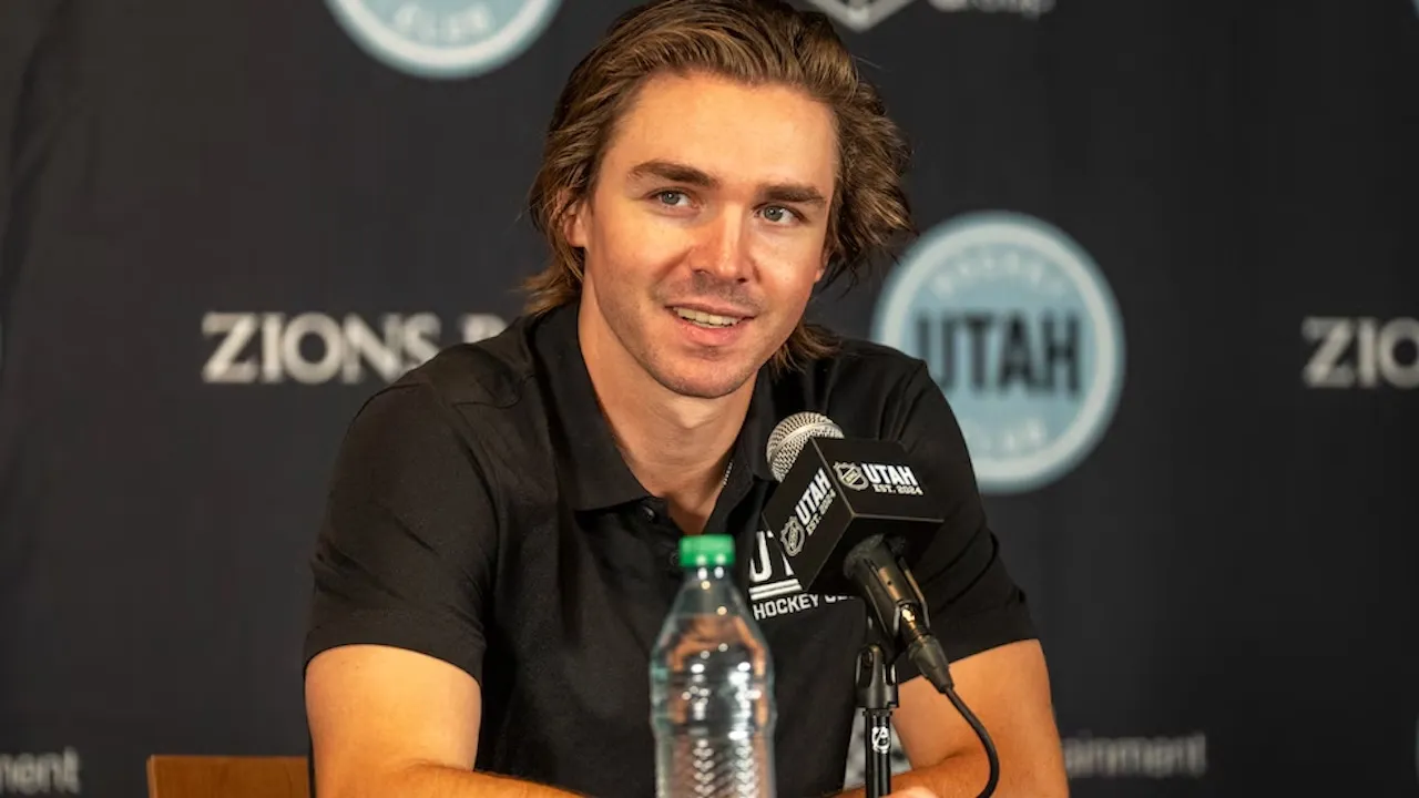 Clayton Keller, Bintang Hoki Es yang Diam Diam Ahli Golf