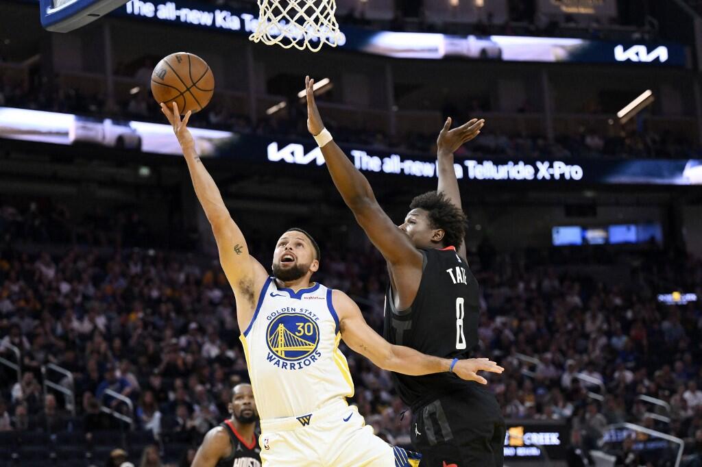 Curry Kembali, Warriors Tersandung oleh Rockets