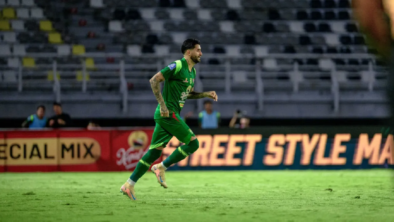 Penyerang Persebaya Surabaya, Bruno Paraiba