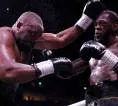 Deontay Wilder Menang Angka Tipis atas Derek Chisora dalam Duel Dramatis