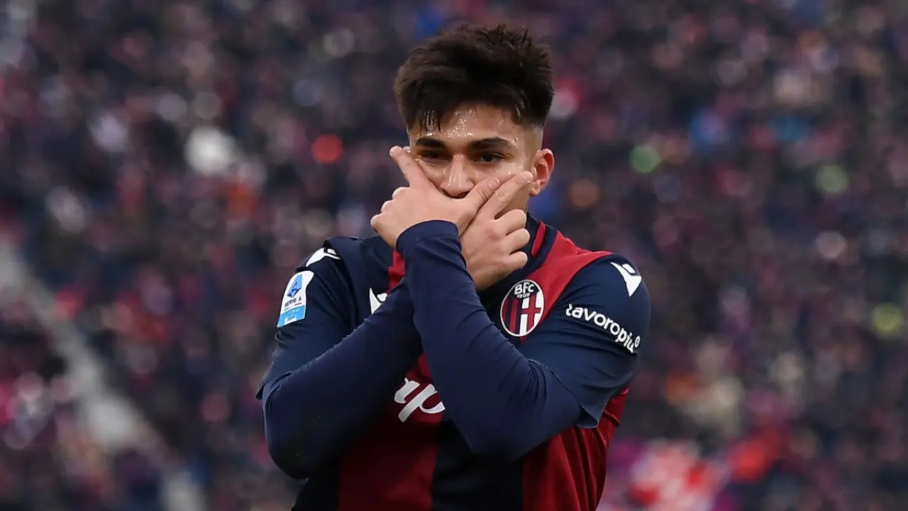 Dikaitkan dengan Milan, Santiago Castro Tak Jamin Bertahan di Bologna