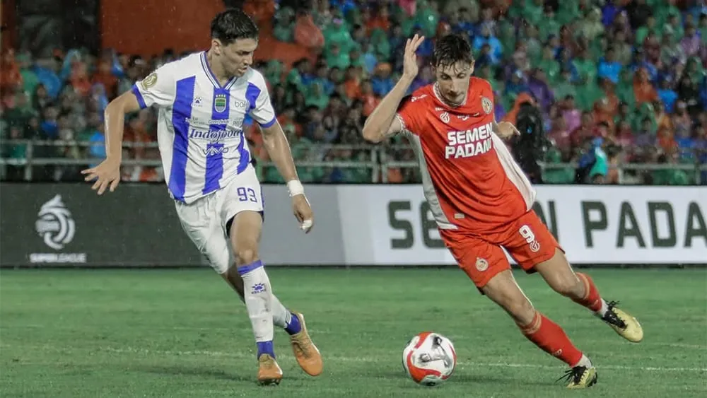 Imran Nahumarury Puji Semangat Juang Semen Padang FC - sumber: (ileagueid)