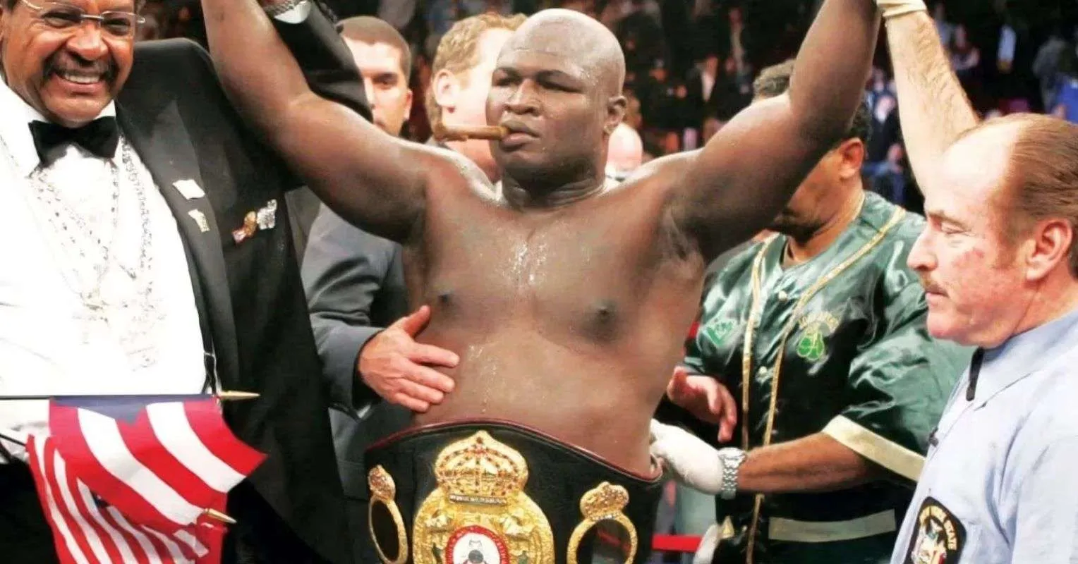James Toney Sebut Lawan Berdagu Terkuat - sumber: (secondsout)