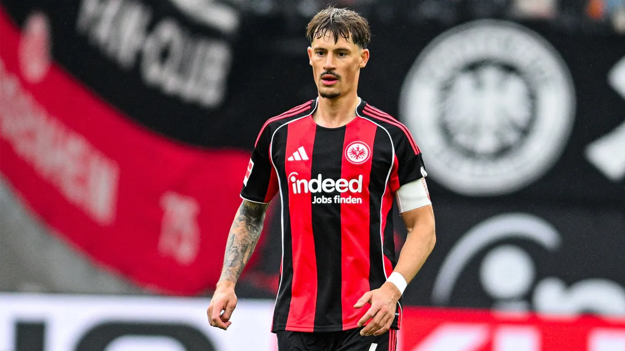 Laga Frankfurt vs Koln Berakhir Imbang, Robin Koch Kecewa