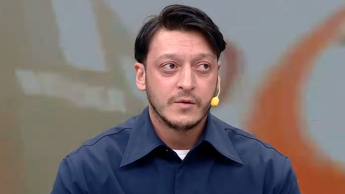 Mesut Ozil Umumkan Kelahiran Anak Ketiga, Dukungan Mengalir