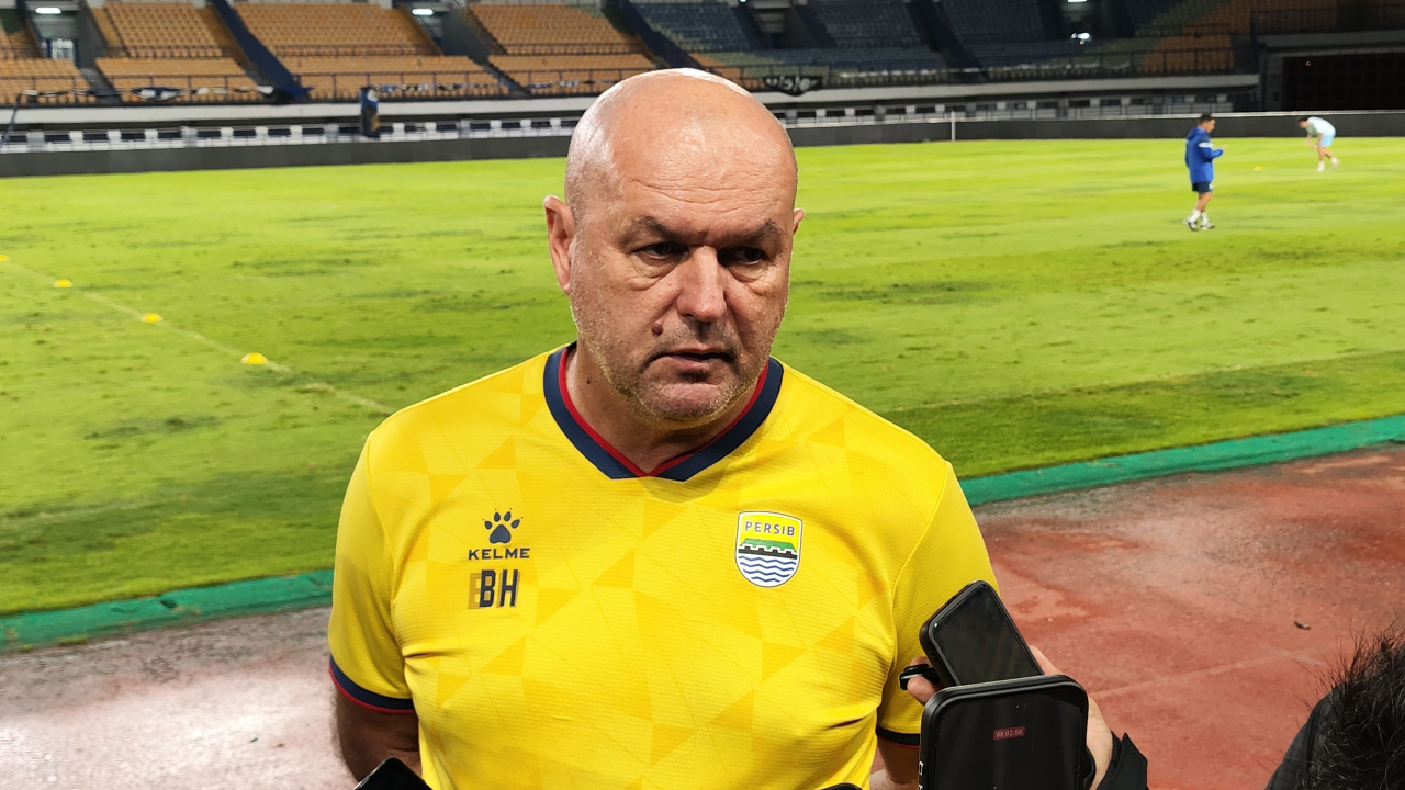 Pelatih Persib Komentari Persaingan Juara Usai Persija Kalah