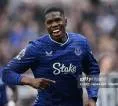 Thierno Barry Ditekan Fans, Everton Tetap Bela dan Dukung
