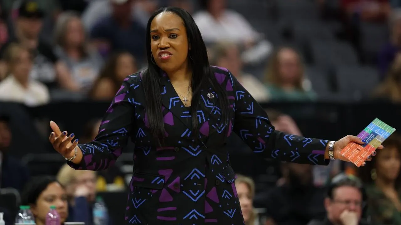 Virginia Cavaliers Berhentikan Amaka Agugua-Hamilton Meski Tembus Sweet 16