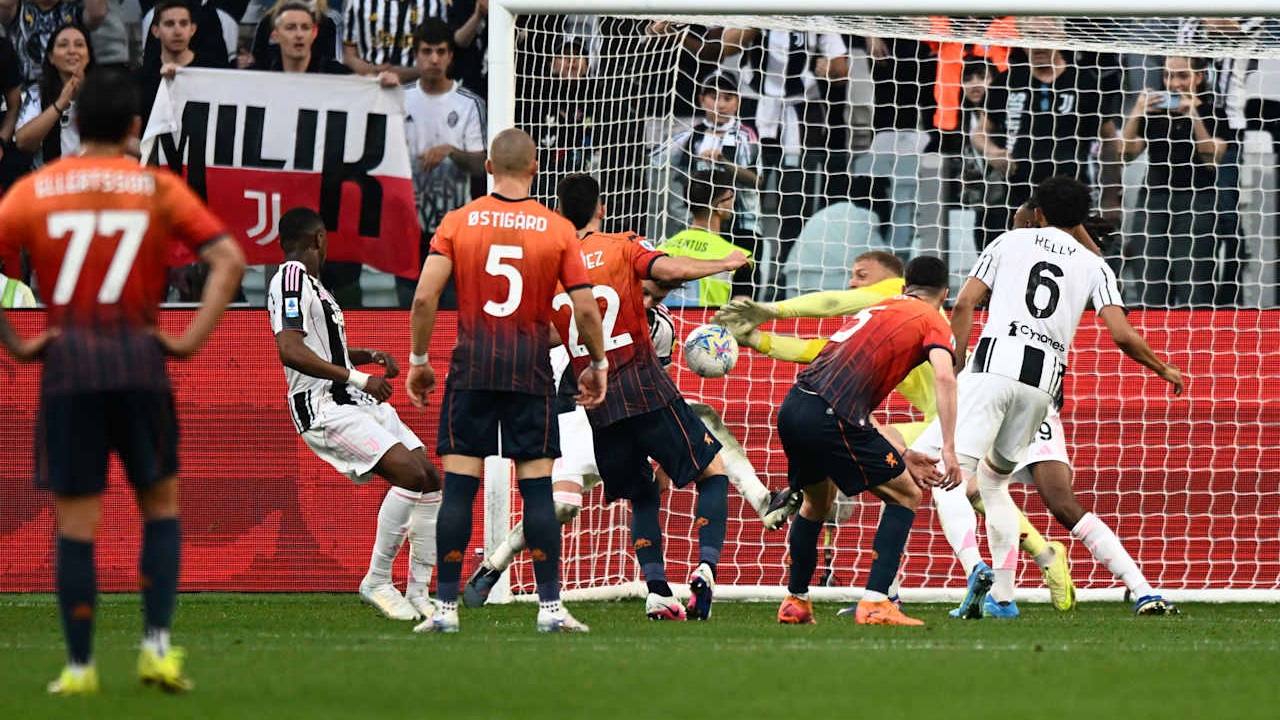 Alasan Mattia Perin Diganti Michele Di Gregorio di Laga Juventus vs Genoa