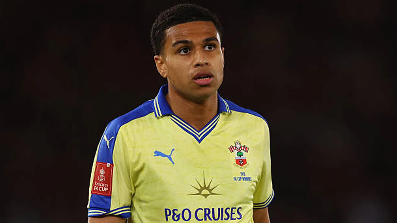 Bersinar di Southampton, Everton dan Manchester United Pantau Shea Charles