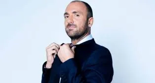 Christophe Dugarry Prediksi PSG Tak Akan Kesulitan Kalahkan Liverpool