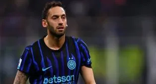 Hakan Calhanoglu Antusias Perpanjang Kontraknya di Inter Milan
