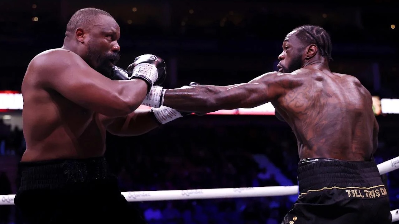 Hearn Tegaskan Deontay Wilder Lebih Unggul dari Derek Chisora