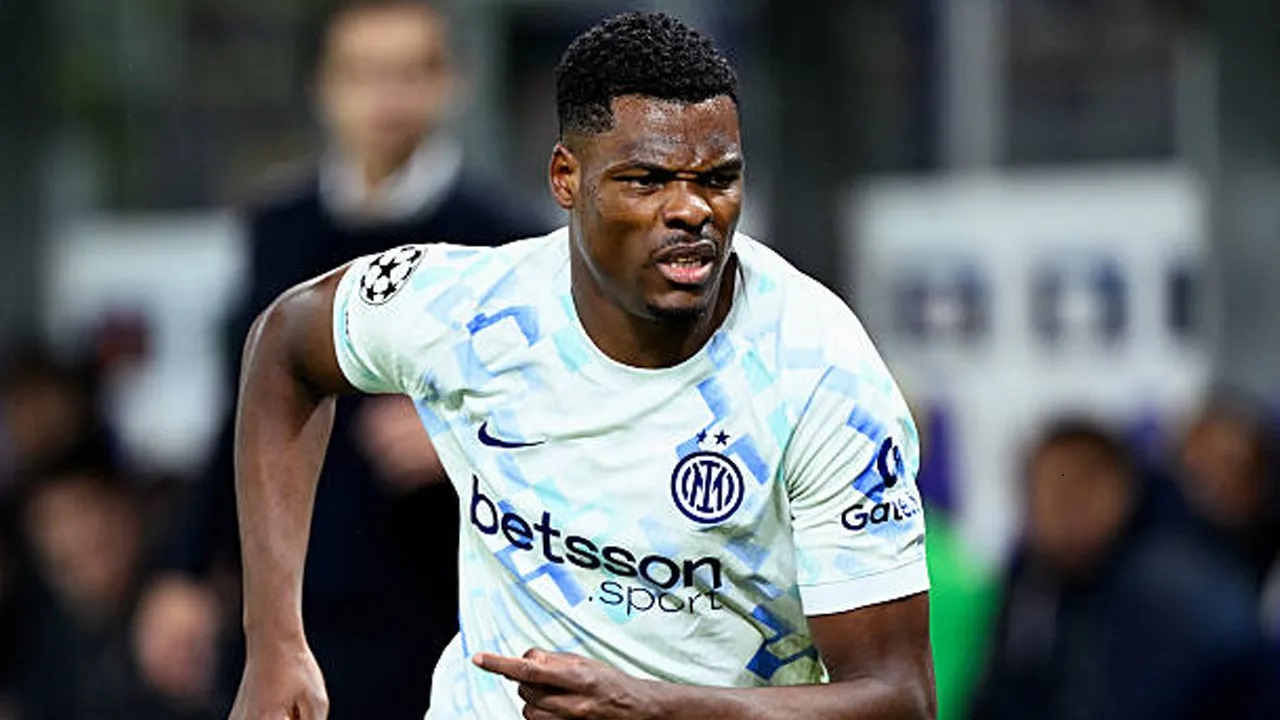 Kalahkan AS Roma, Denzel Dumfries: Hari Ini Kami Tampil Luar Biasa