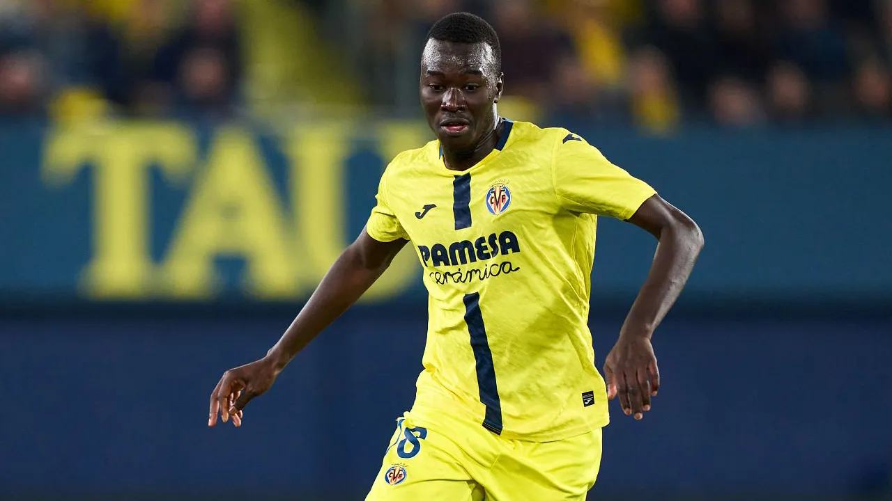 MU Siap Tebus Klausul Rilis Pape Gueye, Calon Pengganti Casemiro?