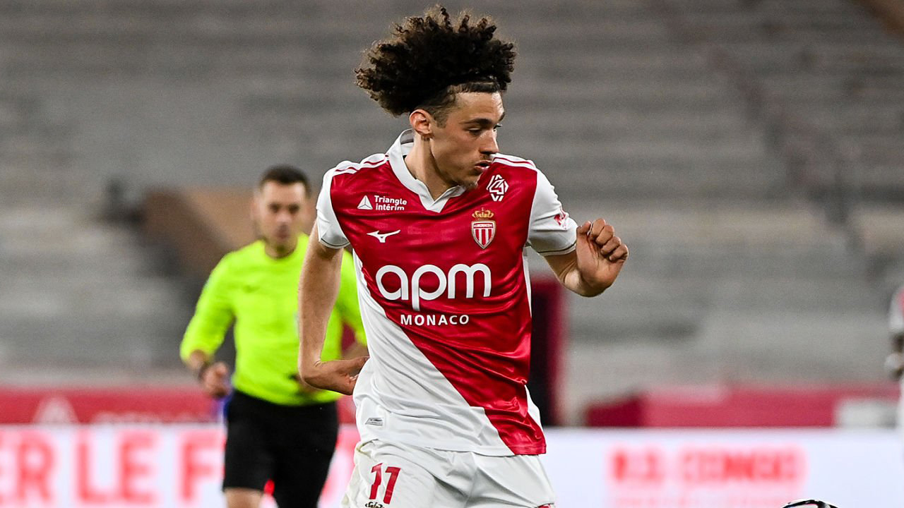 Performa Apik Maghnes Akliouche Bikin Liverpool dan MU Kepincut