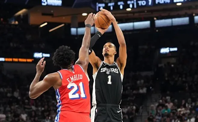 Wembanyama Cedera, Spurs Tetap Unggul atas 76ers - sumber: (mainbasket)