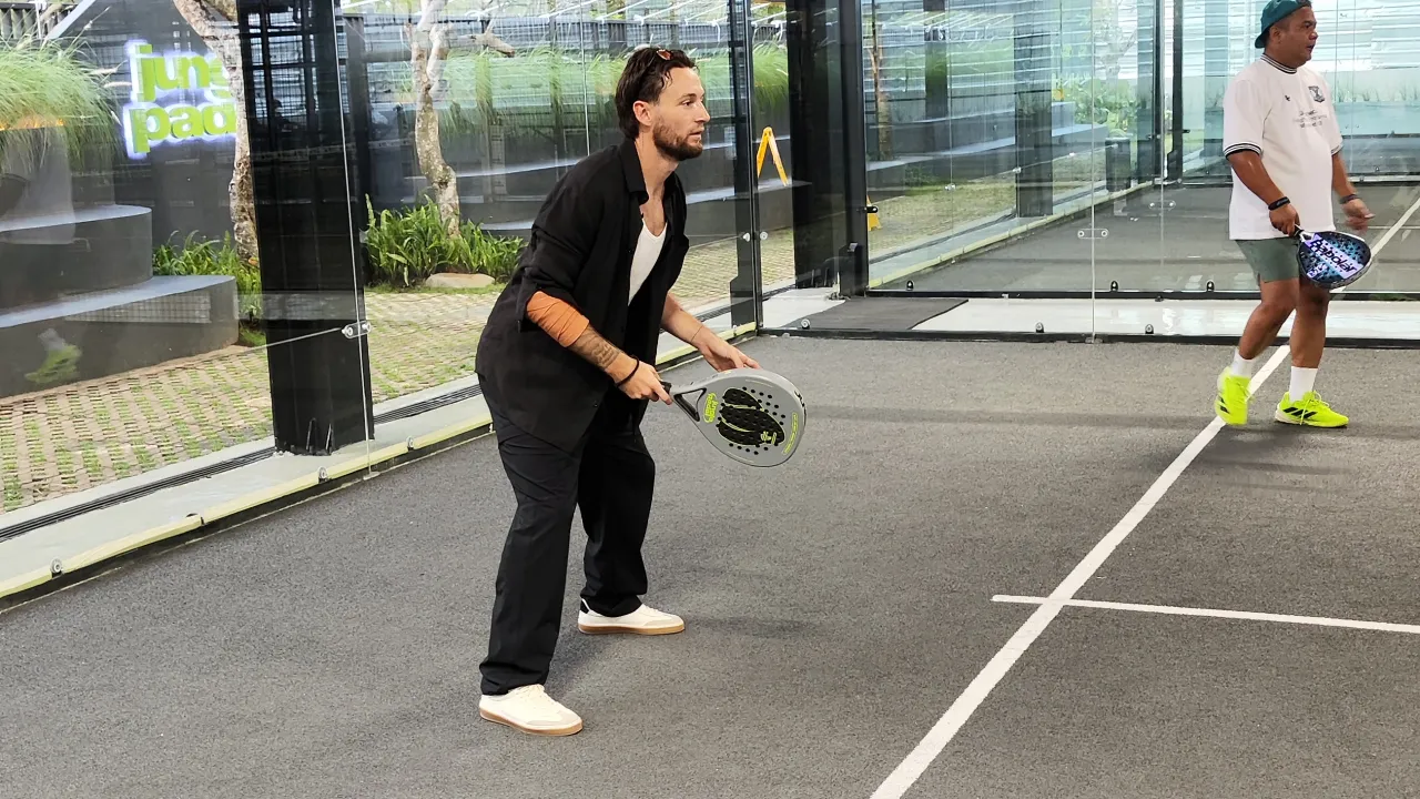 Marc Klok rintis usaha lapangan padel
