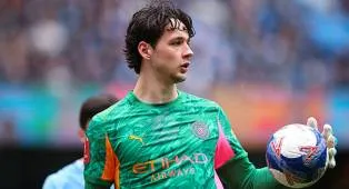 Jalani Musim yang Berat Bersama Manchester City, James Trafford Jadi Target Tottenham