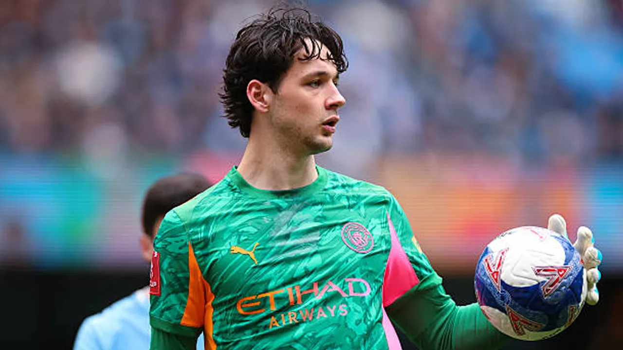 Jalani Musim yang Berat Bersama Manchester City, James Trafford Jadi Target Tottenham