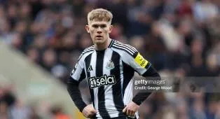 Lewis Hall Masuk Radar Chelsea, Siap Gantikan Cucurella