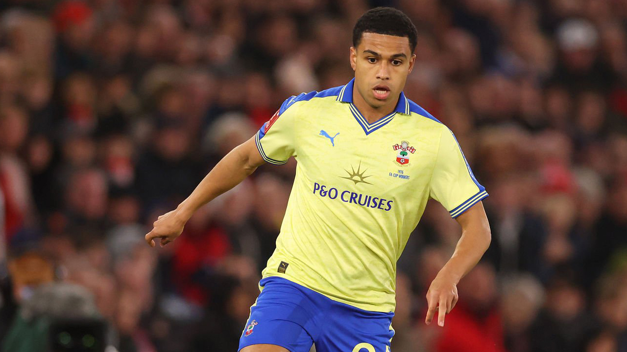 Manchester United Lirik Shea Charles, Alternatif Pengganti Casemiro