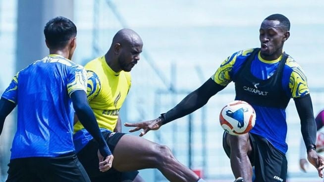 Marcos Santos Optimalkan Kedalaman Skuat Demi Torehan Positif Arema FC