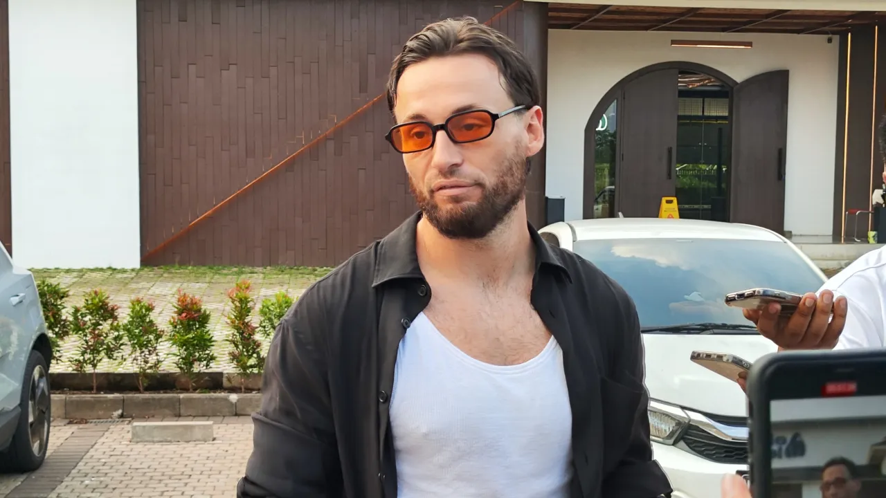 Gelandang Persib, Marc Klok berencana membuat turnamen padel antar pemain Persib