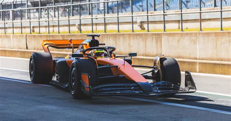 Pembalap Cadangan McLaren Tuntaskan Uji Coba Lanjutan F1