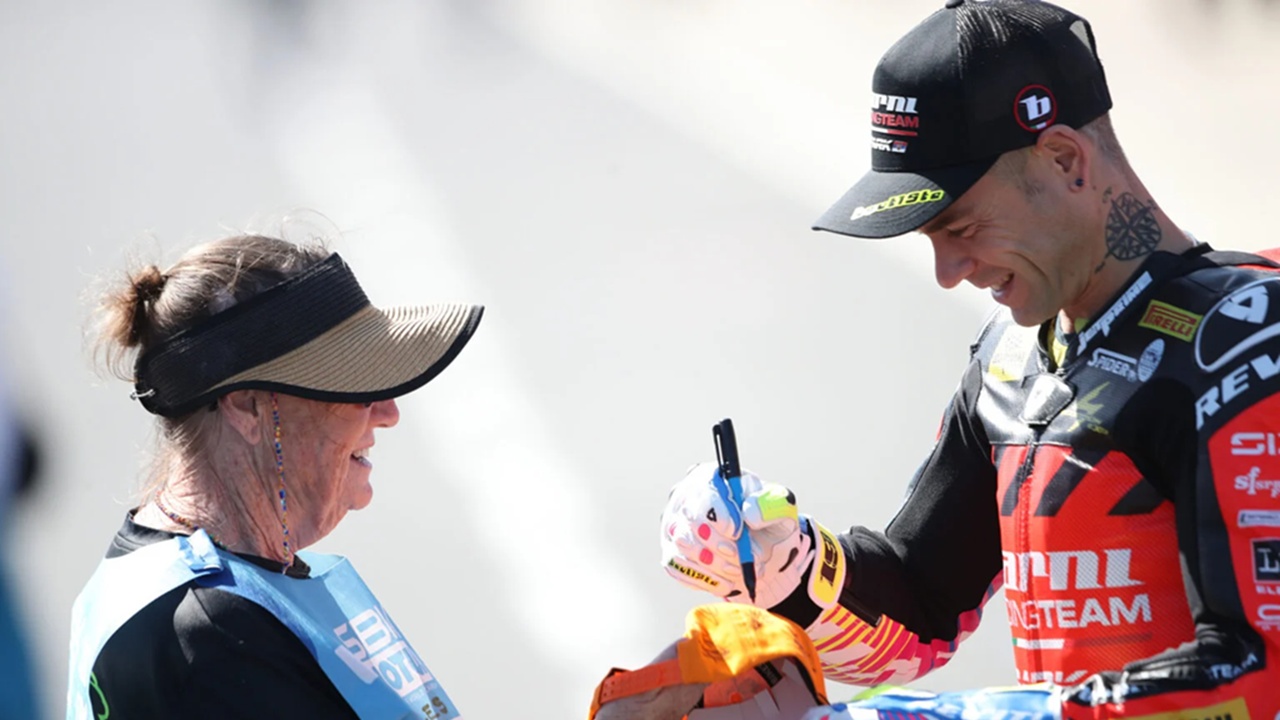 Alvaro Bautista Beberkan Penyebab Keterpurukan Razgatlioglu