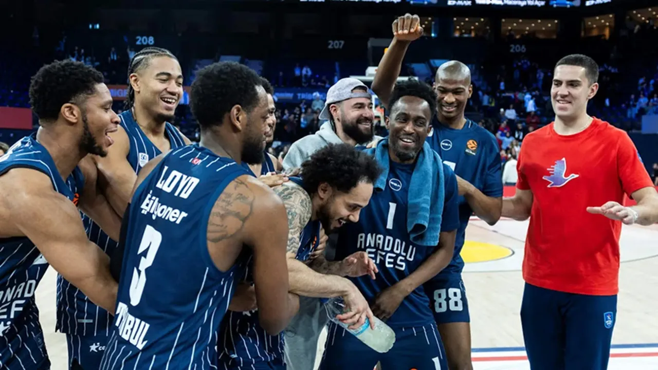 Anadolu Efes Tumbangkan Partizan Lewat Perpanjangan Waktu