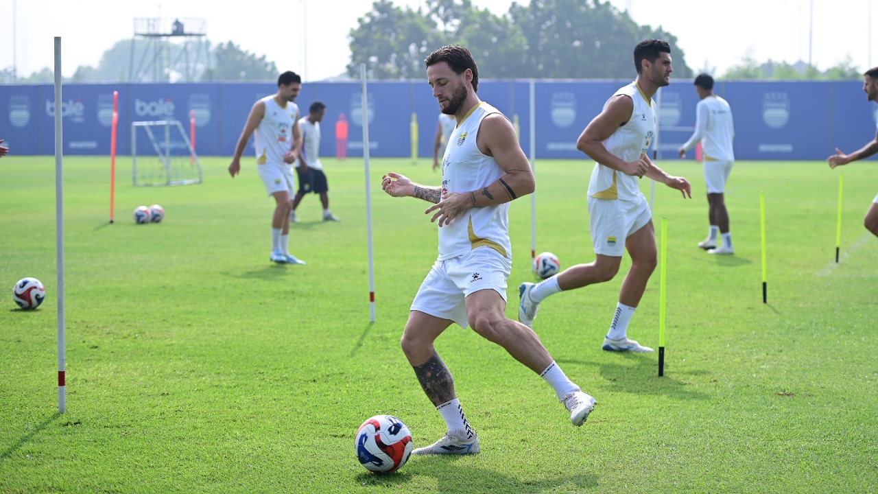 Bojan Tegaskan Klok Siap Tempur Walau Baru Jalani Operasi