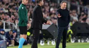 Flick Kritik Keputusan Wasit di Kekalahan vs Atletico