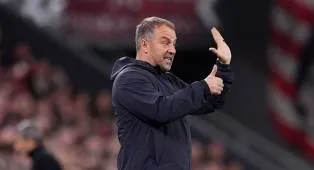 Hansi Flick Protes Keputusan Wasit Usai Dihajar Atletico