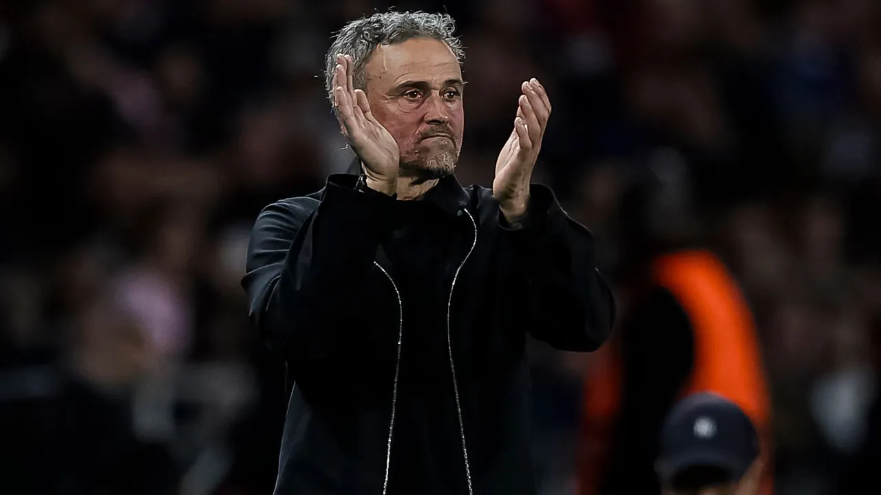 Luis Enrique Puas dengan Kemenangan PSG atas Liverpool