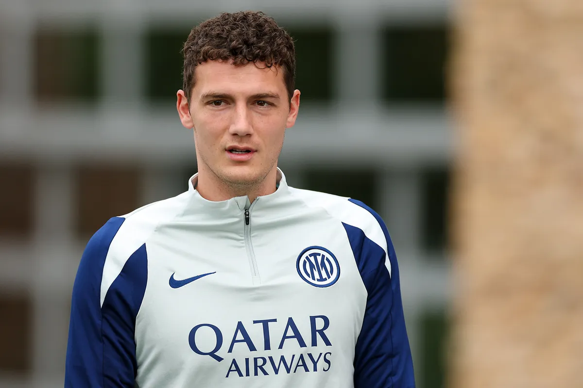 Pavard Tetap di Inter, Marseille Gagal Permanenkan Bek Prancis - sumber: (footballitalia)