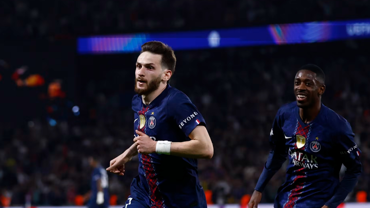 Tekuk Liverpool 2-0, Khvicha Kvaratskhelia Ingatkan PSG Untuk Tetap Fokus