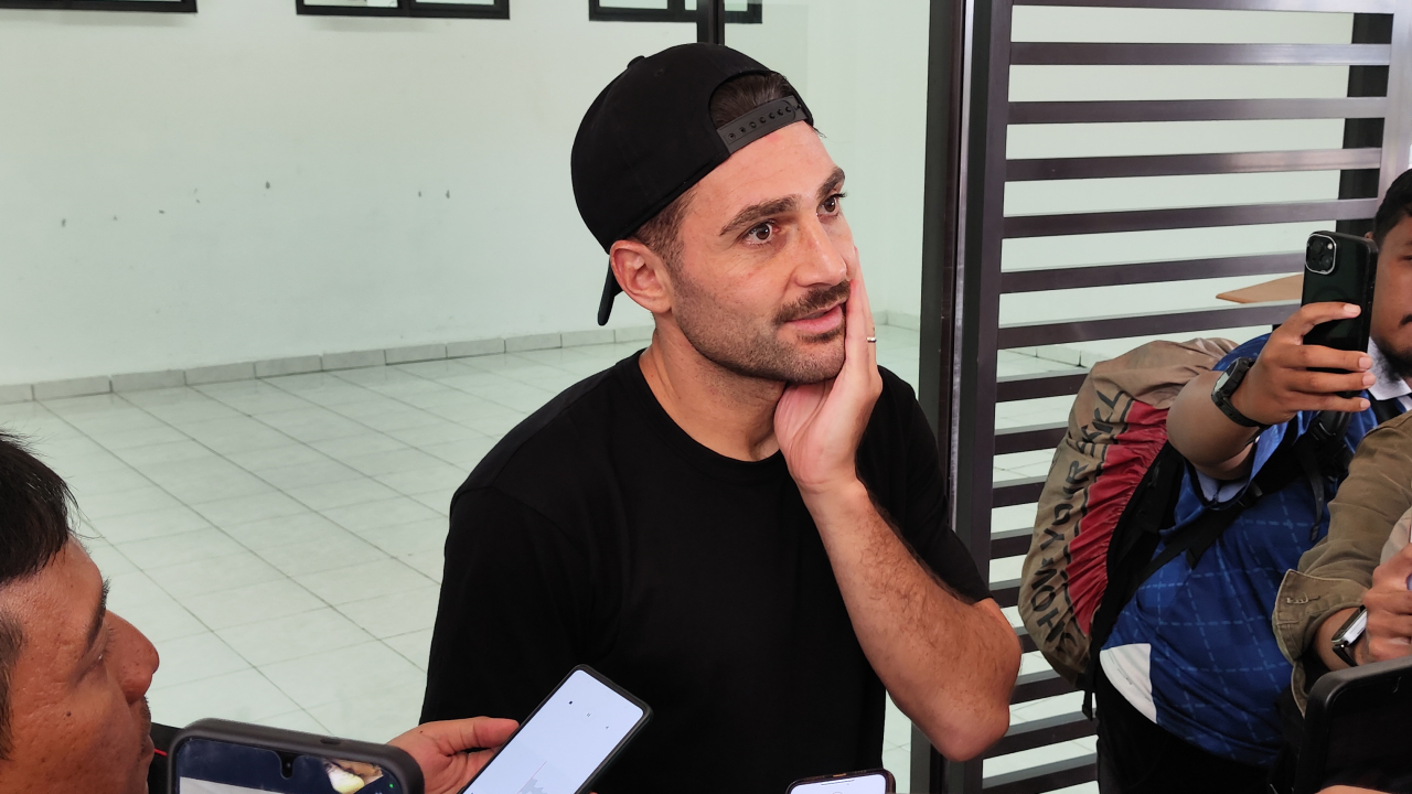 Ungkapan Bahagia Frans Putros Ulangi Sejarah 40 Tahun Lalu